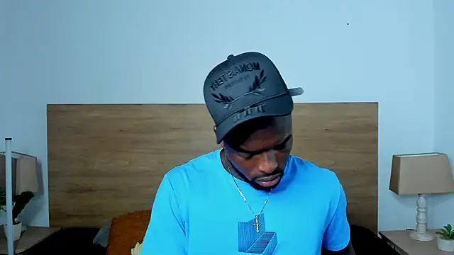 Snapshot of Dylan_Taylor chatting on January 17, 2:48 am Dylan Taylor online show from January 17, 2:48 am