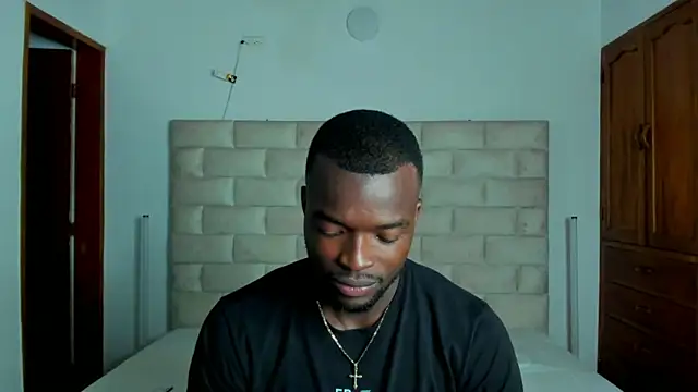 Snapshot of Dylan_Taylor chatting on February 10, 2:54 am Dylan Taylor online show from February 10, 2:54 am