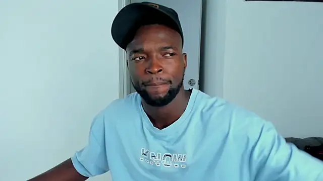 Snapshot of Dylan_Taylor chatting on October 30, 4:33 am Dylan Taylor online show from October 30, 4:33 am