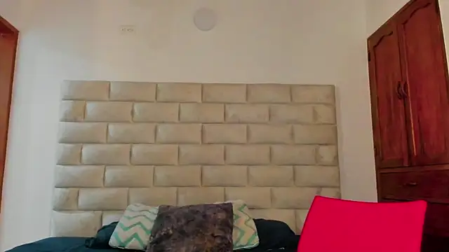 Snapshot of Dylan_Taylor chatting on November 25, 12:38 pm Dylan Taylor online show from November 25, 12:38 pm