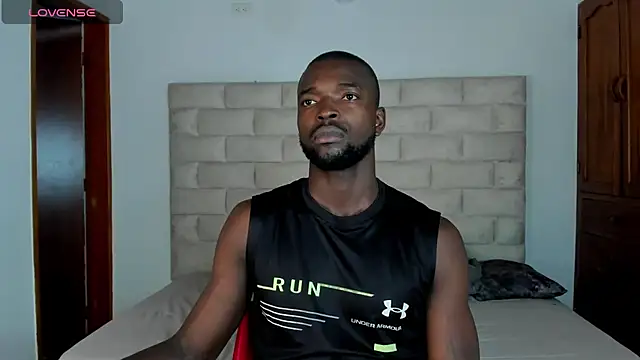 Snapshot of Dylan_Taylor chatting on November 9, 1:37 pm Dylan Taylor online show from November 9, 1:37 pm