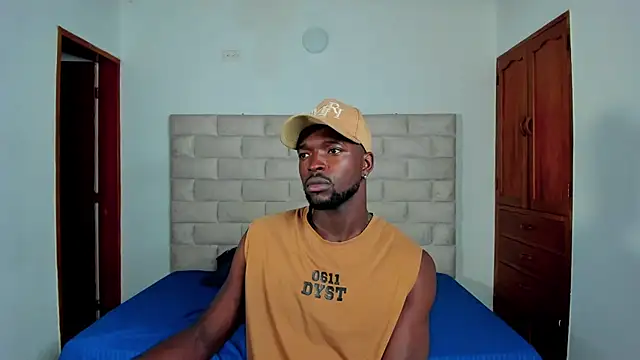 Snapshot of Dylan_Taylor chatting on November 26, 12:38 pm Dylan Taylor online show from November 26, 12:38 pm