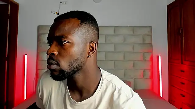 Snapshot of Dylan_Taylor chatting on March 2, 3:51 am Dylan Taylor online show from March 2, 3:51 am