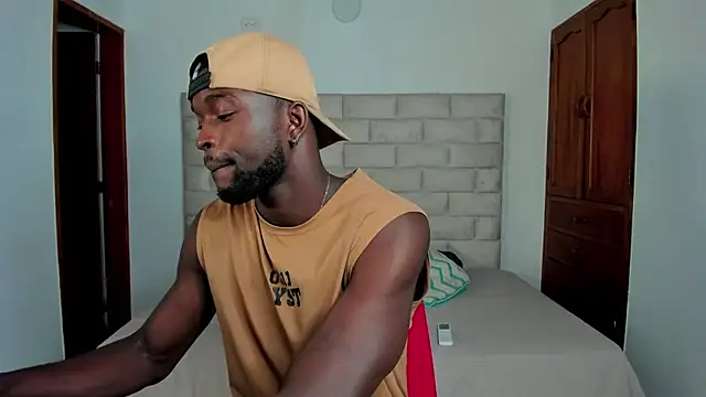 Snapshot of Dylan_Taylor chatting on November 20, 12:17 pm Dylan Taylor online show from November 20, 12:17 pm