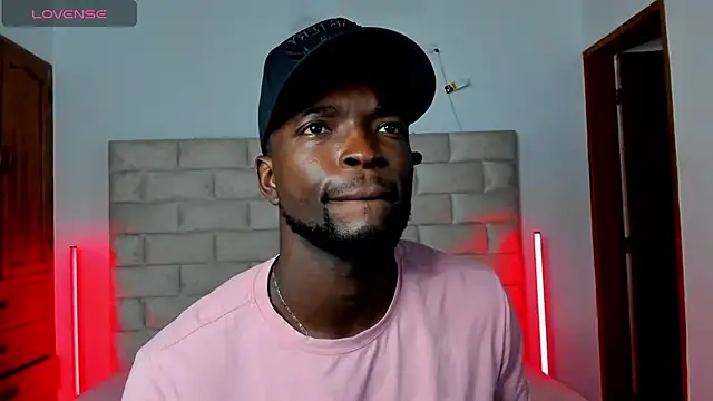 Snapshot of Dylan_Taylor chatting on January 11, 11:39 am Dylan Taylor online show from January 11, 11:39 am