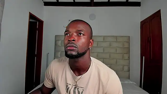 Snapshot of Dylan_Taylor chatting on December 22, 12:27 pm Dylan Taylor online show from December 22, 12:27 pm