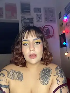 Snapshot of name_less_lulu chatting on February 4, 12:05 am name less lulu online show from February 4, 12:05 am