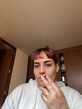 Snapshot of name_less_lulu chatting on May 31, 2:34 pm name less lulu online show from May 31, 2:34 pm