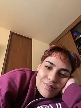 Snapshot of name_less_lulu chatting on June 1, 3:22 pm name less lulu online show from June 1, 3:22 pm
