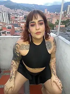 Snapshot of name_less_lulu chatting on February 9, 11:14 pm name less lulu online show from February 9, 11:14 pm