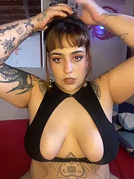 Snapshot of name_less_lulu chatting on February 19, 10:07 pm name less lulu online show from February 19, 10:07 pm