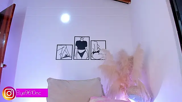 ellie mcdonald online show from March 29, 4:25 am