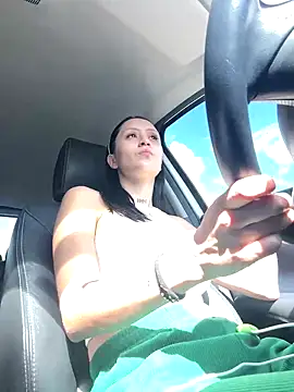 ellie mcdonald online show from October 28, 7:35 pm