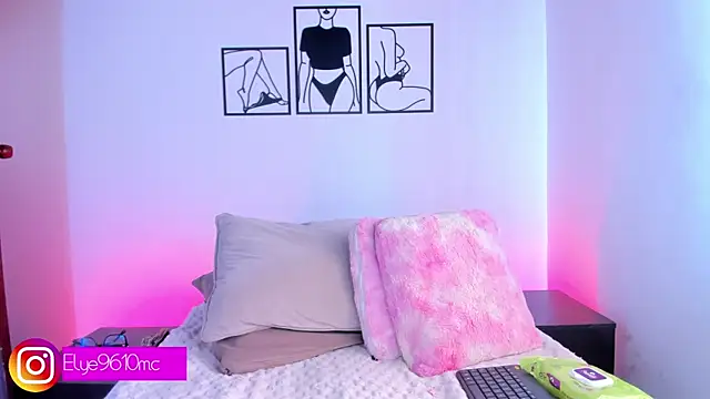ellie mcdonald online show from July 10, 9:26 pm