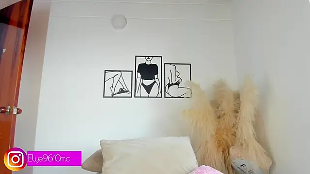 ellie mcdonald online show from April 7, 9:16 pm