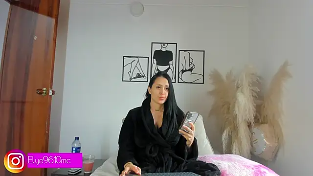 ellie mcdonald online show from March 24, 8:53 pm