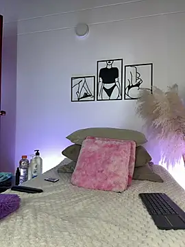 ellie mcdonald online show from February 24, 9:37 pm