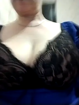 Snapshot of Lorrain_Dorrie chatting on February 12, 5:26 am Lorrain Dorrie online show from February 12, 5:26 am