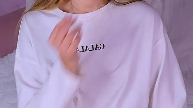 BeatriceEsmont online show from October 27, 7:26 pm