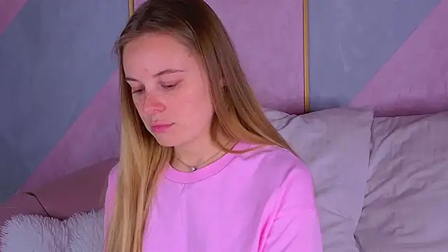 BeatriceEsmont online show from October 22, 7:13 pm