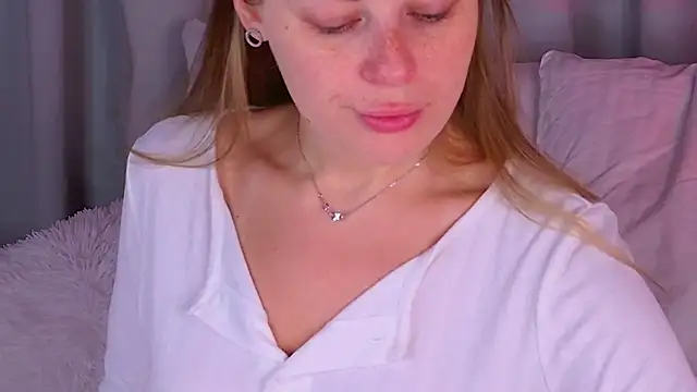 BeatriceEsmont online show from November 3, 7:28 pm