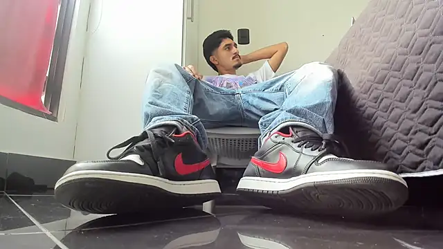 latin bbc online show from November 24, 8:20 pm