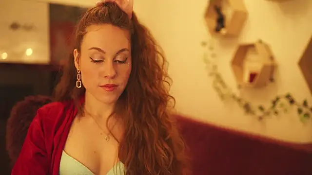 Berberis  Silene online show from January 15, 8:05 pm