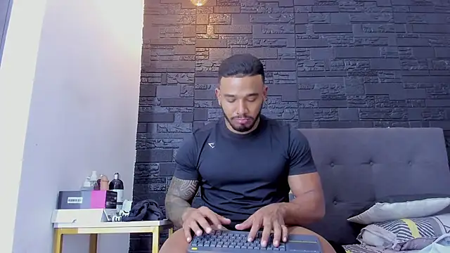 bruno miller  online show from November 29, 9:04 pm