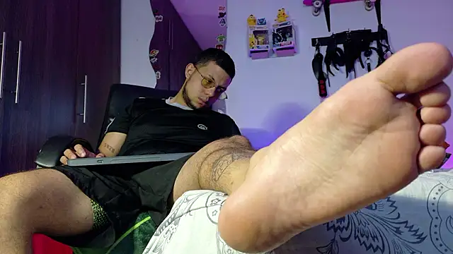 Nymphobuddies online show from March 1, 4:40 pm