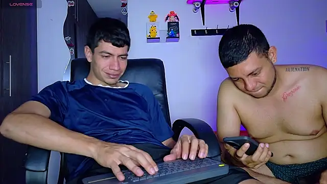 Snapshot of Nymphobuddies chatting on September 9, 9:57 pm Nymphobuddies online show from September 9, 9:57 pm