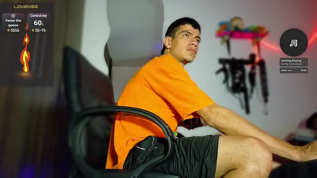 Snapshot of Nymphobuddies chatting on February 20, 2:51 am Nymphobuddies online show from February 20, 2:51 am