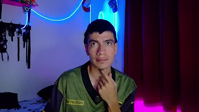 Snapshot of Nymphobuddies chatting on February 10, 1:57 am Nymphobuddies online show from February 10, 1:57 am