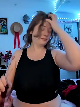 Twitchtheclownn online show from December 14, 5:18 pm