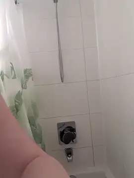 Twitchtheclownn online show from December 5, 8:39 pm