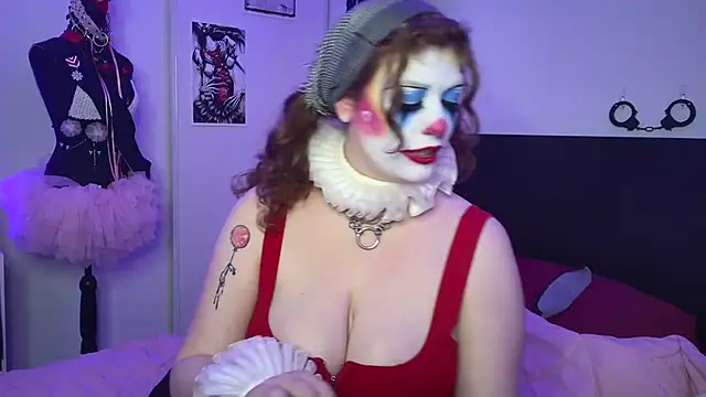 Twitchtheclownn online show from October 29, 8:19 pm