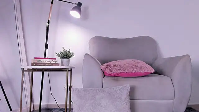 Snapshot of EmmaaCoel chatting on March 20, 5:25 pm EmmaaCoel online show from March 20, 5:25 pm