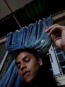 Snapshot of Sharlotte-HOT1 chatting on December 19, 5:18 am Sharlotte-HOT1 online show from December 19, 5:18 am