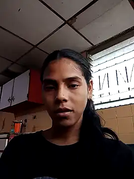 Snapshot of Sharlotte-HOT1 chatting on January 23, 10:11 pm Sharlotte-HOT1 online show from January 23, 10:11 pm