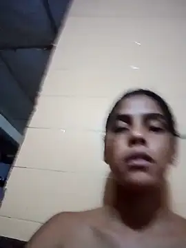 Snapshot of Sharlotte-HOT1 chatting on January 20, 3:37 am Sharlotte-HOT1 online show from January 20, 3:37 am