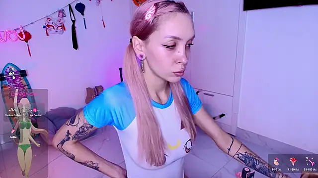 Snapshot of sweed_angel chatting on November 8, 4:16 am sweed angel online show from November 8, 4:16 am