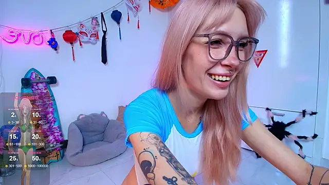 Snapshot of sweed_angel chatting on November 15, 5:33 am sweed angel online show from November 15, 5:33 am