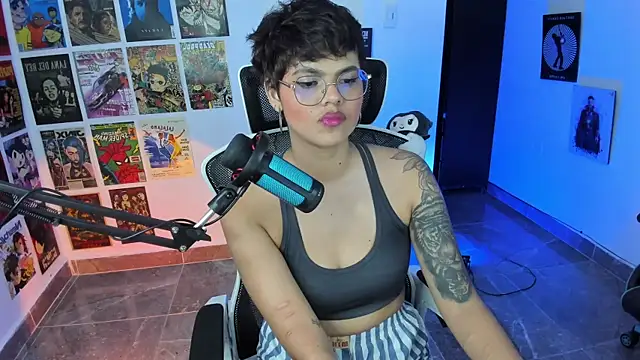 Snapshot of gooddess_isis chatting on December 1, 7:31 am gooddess isis online show from December 1, 7:31 am