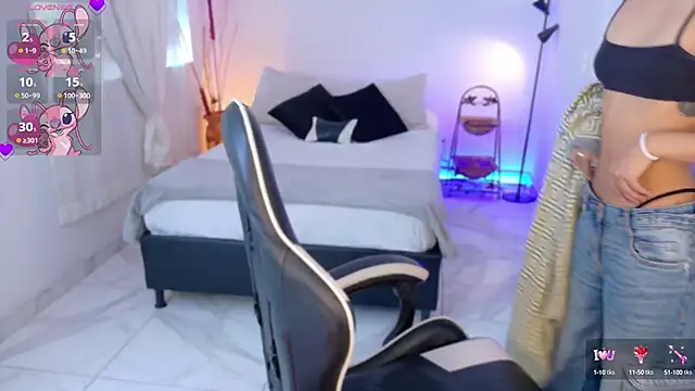 AnabelWolf online show from November 7, 3:49 pm