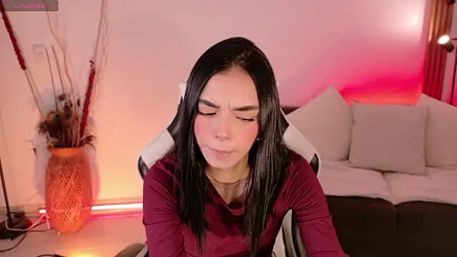 AnabelWolf online show from March 18, 3:57 pm