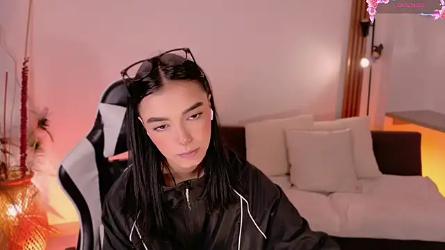 AnabelWolf online show from March 27, 1:34 pm