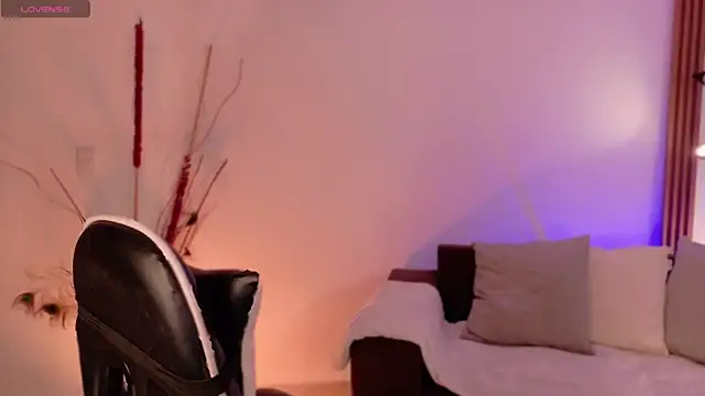 Snapshot of AnabelWolf chatting on April 20, 3:46 pm AnabelWolf online show from April 20, 3:46 pm