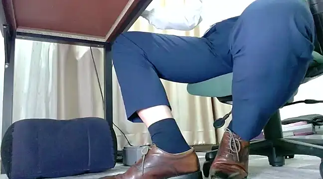 softlyS online show from March 4, 3:37 pm