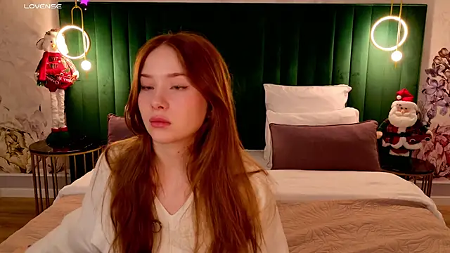 Snapshot of MichelleReid chatting on December 15, 3:12 am MichelleReid online show from December 15, 3:12 am