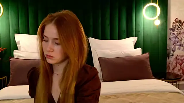 Snapshot of MichelleReid chatting on November 13, 3:10 am MichelleReid online show from November 13, 3:10 am