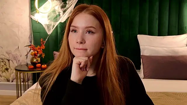 Snapshot of MichelleReid chatting on October 22, 3:06 am MichelleReid online show from October 22, 3:06 am